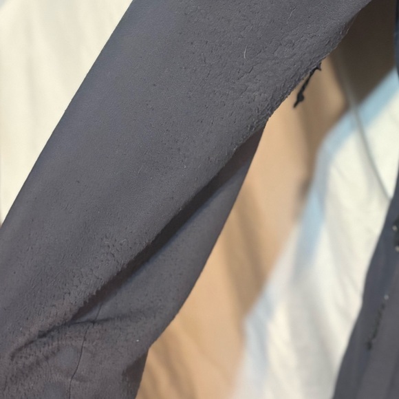 Volcom Women's Dark Gray Ski/Snowboard Performance Jacket - Picture 4 of 6